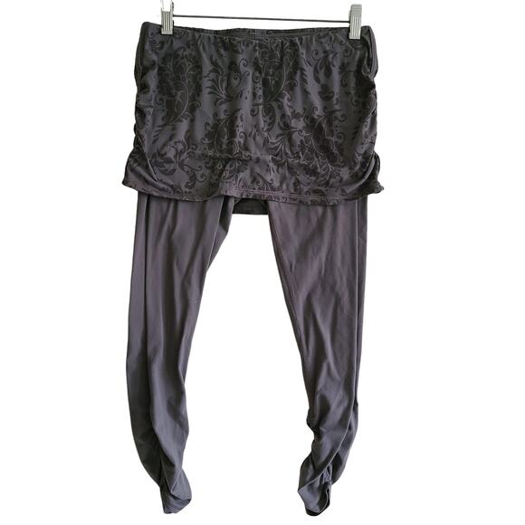 LUCY ACTIVEWEAR‎ Gray Floral Skirted Ruched Leggings Women's Size Small* - Picture 1 of 7